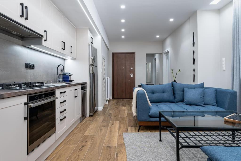 Apartamento Stylish Abode Under Acropolis W/ Sunny Courtyard! Atenas Exterior foto