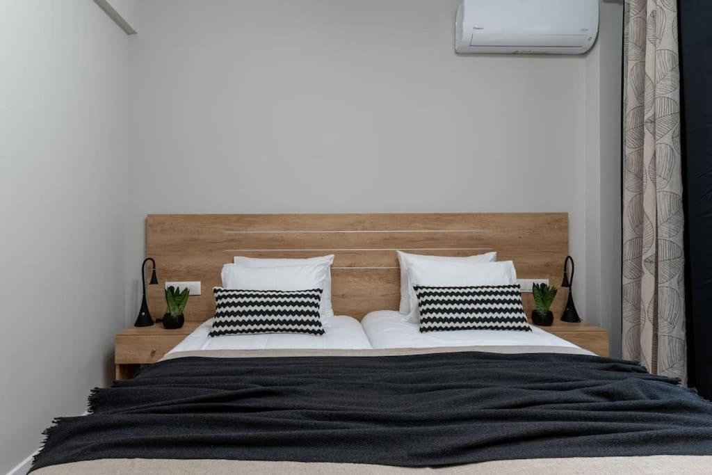 Apartamento Stylish Abode Under Acropolis W/ Sunny Courtyard! Atenas Exterior foto